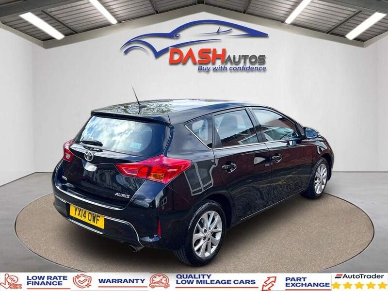 TOYOTA AURIS