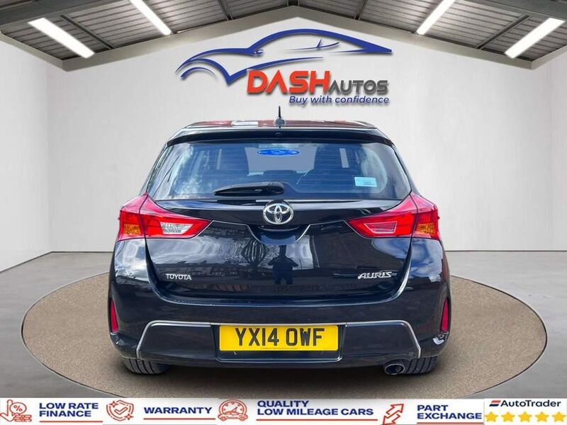 TOYOTA AURIS