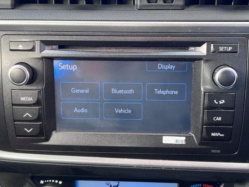 TOYOTA AURIS