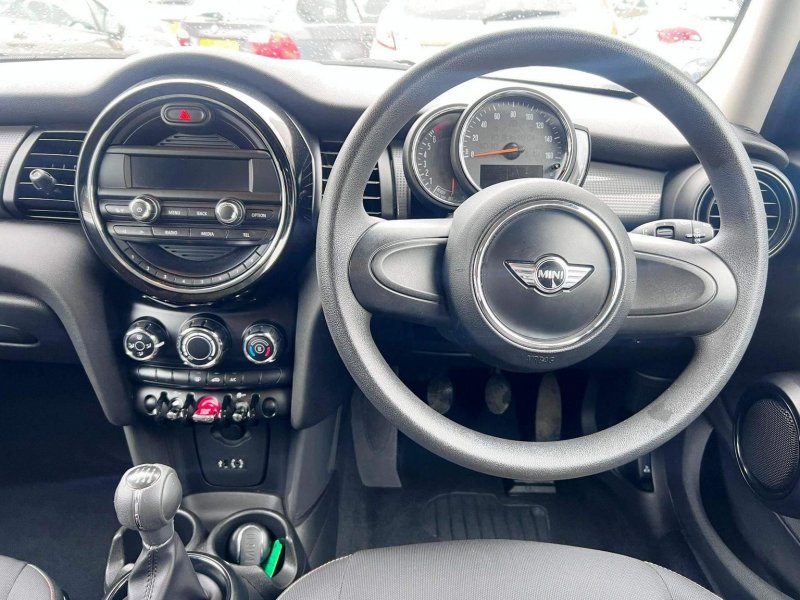 MINI HATCH