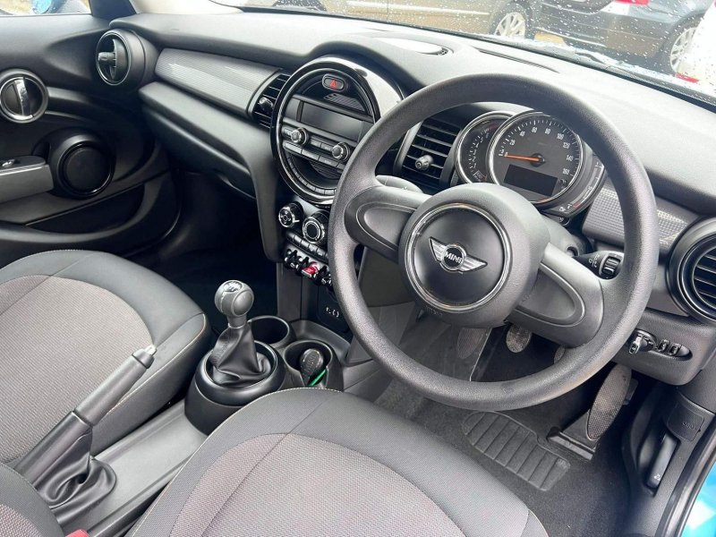MINI HATCH