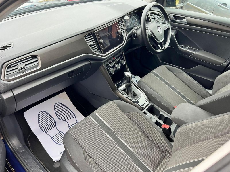 VOLKSWAGEN T-ROC