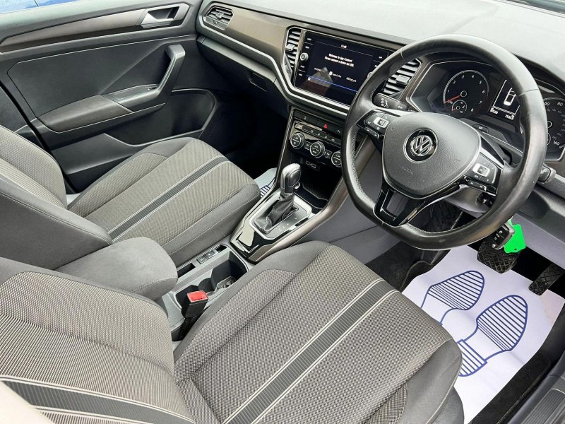 VOLKSWAGEN T-ROC