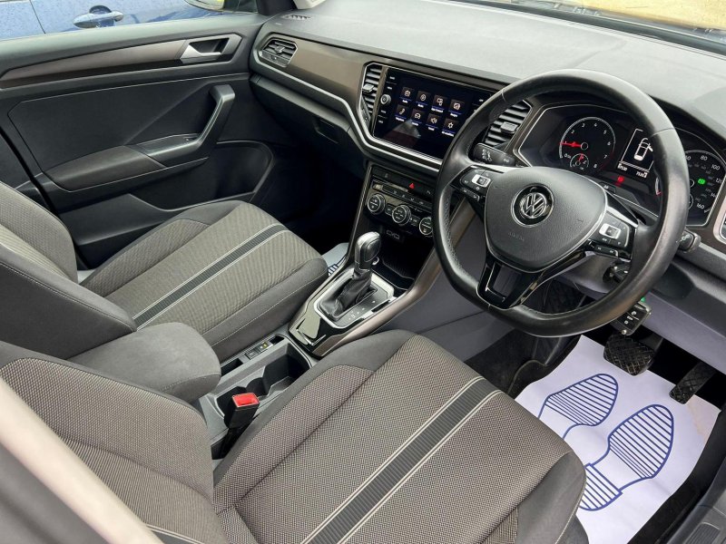 VOLKSWAGEN T-ROC