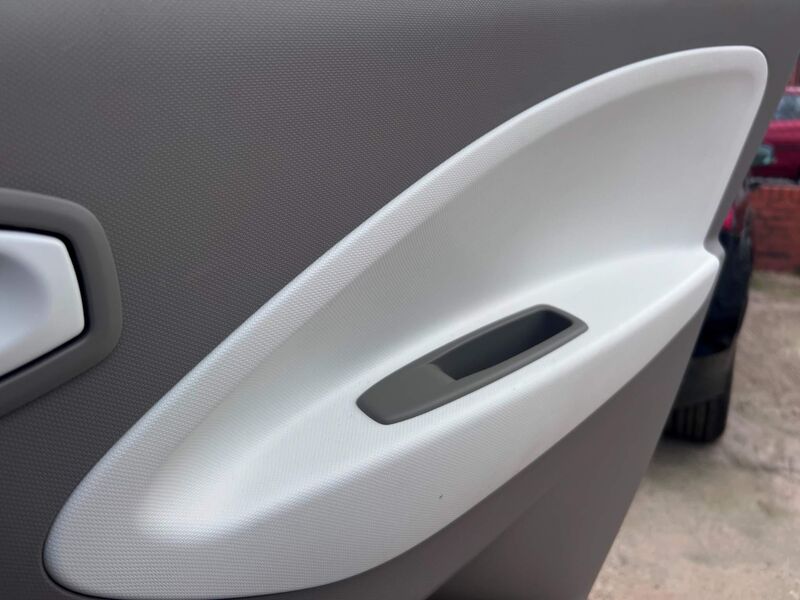 RENAULT ZOE