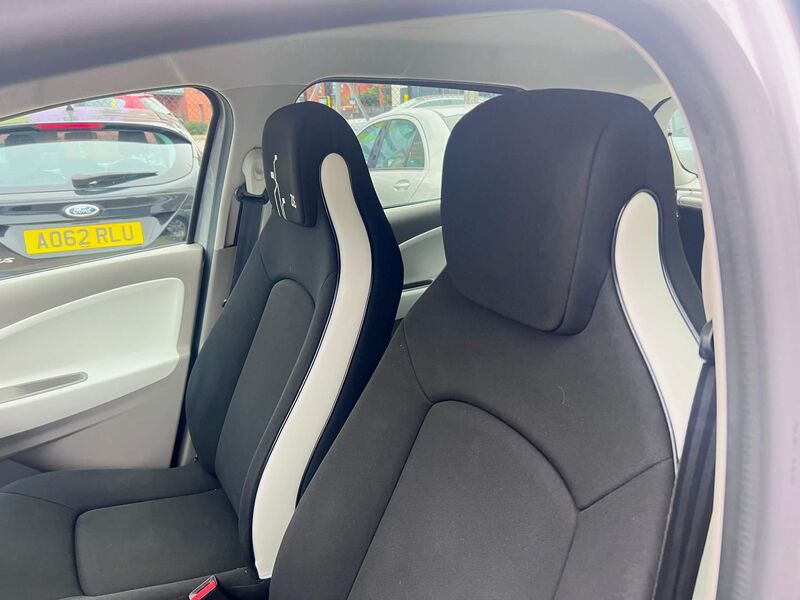 RENAULT ZOE
