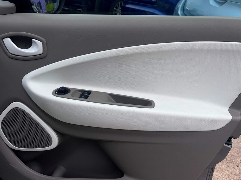 RENAULT ZOE