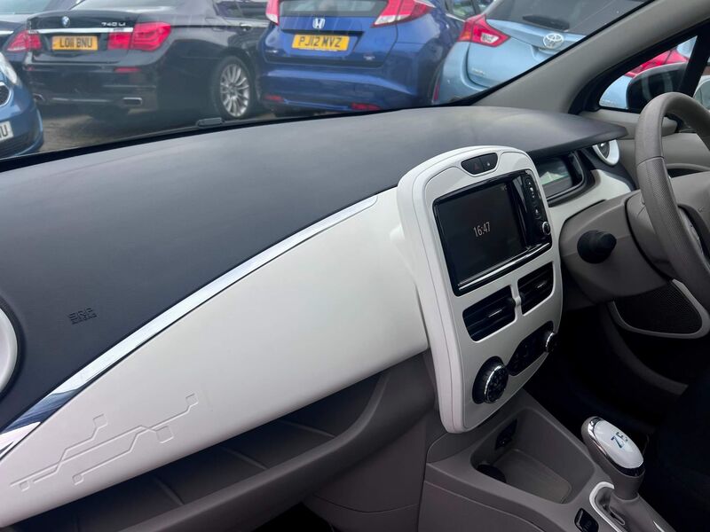 RENAULT ZOE